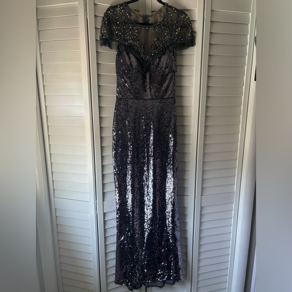 Beaded gown - Picture 2 of 8